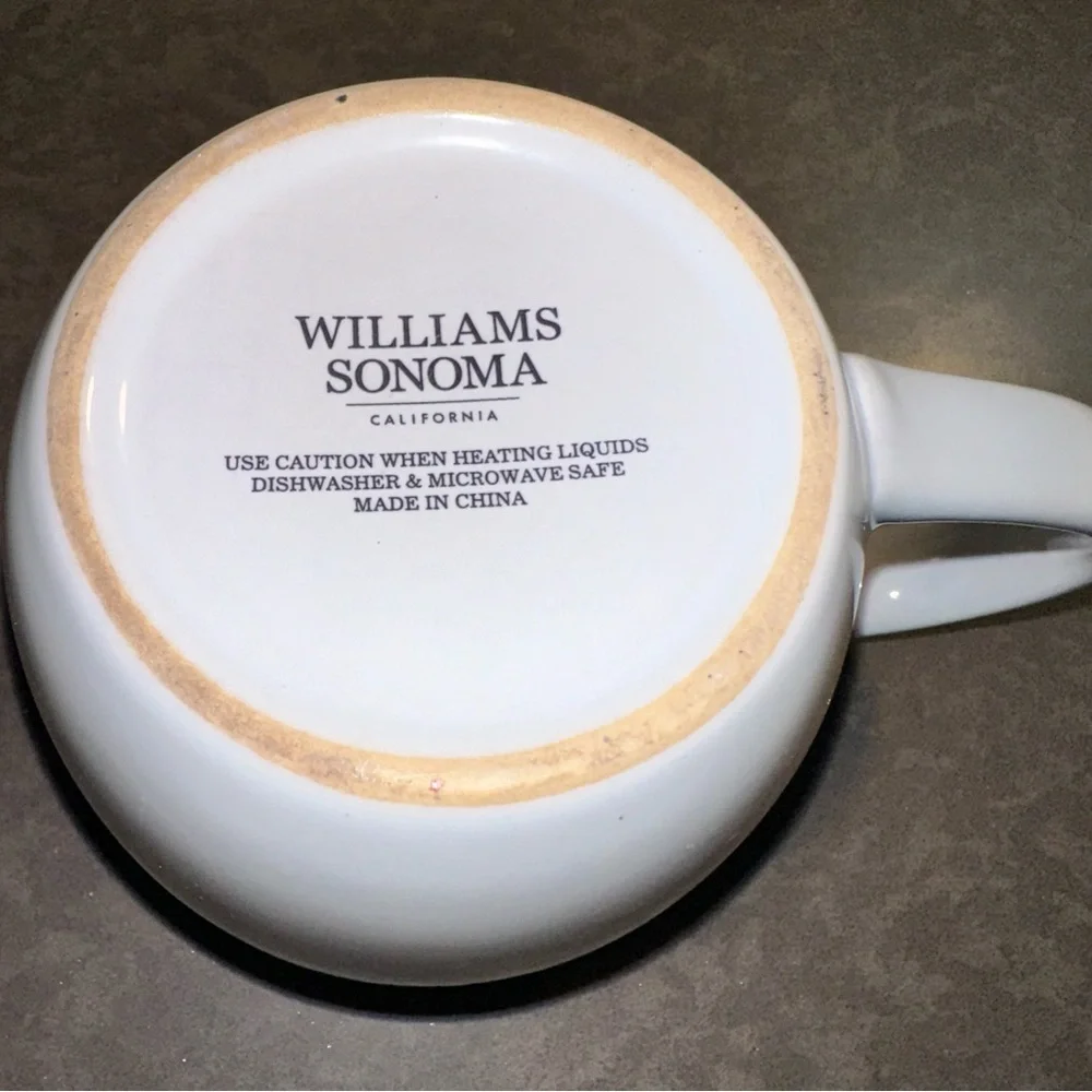 Williams and Sonoma Los Angeles city mug. Great condition with no issues.